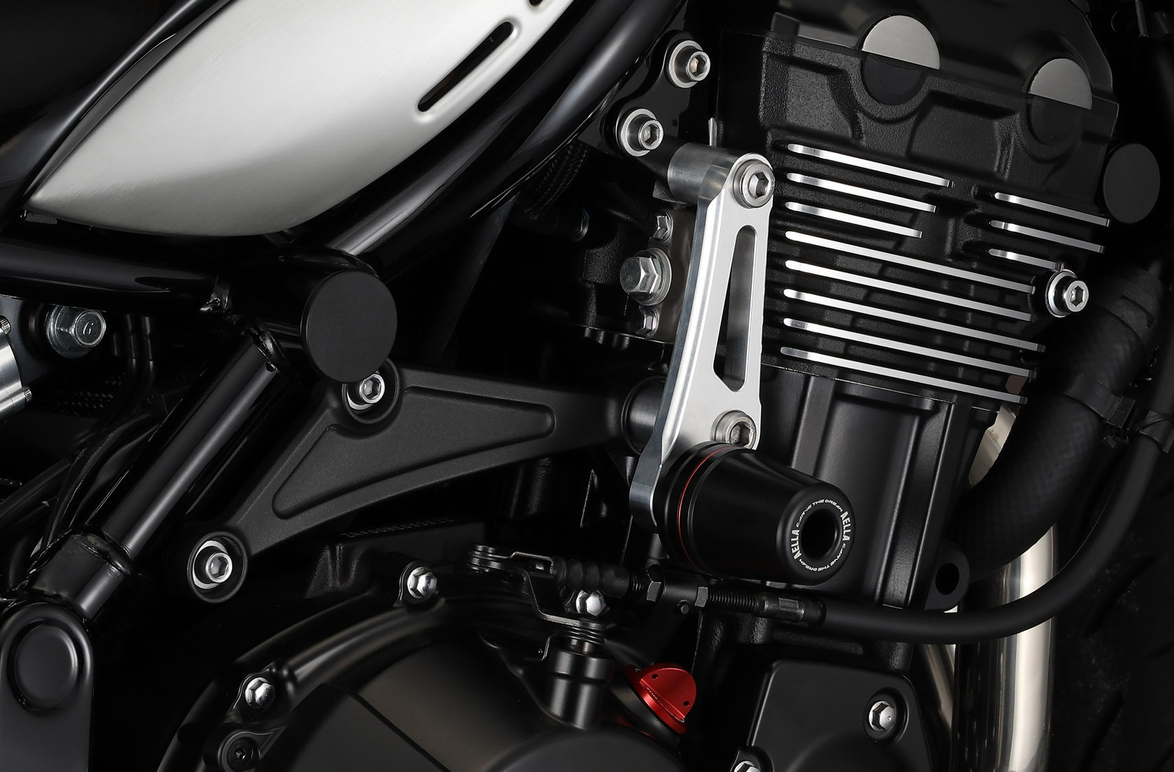 AELLA Frame Slider for Kawasaki Z900RS / Cafe